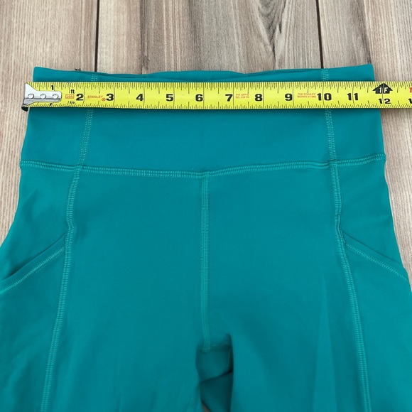 Lululemon Invigorate High-Rise Crop 23" - Picture 9 of 14